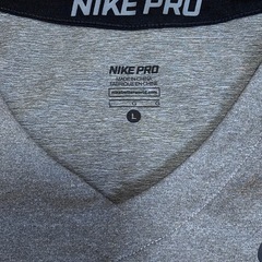 【美品】ほぼ着用してないNIKETシャツの画像