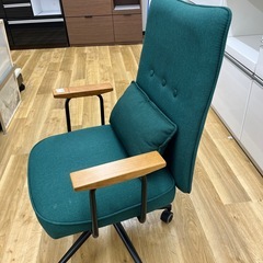 キャスター付きチェアのご紹介です！の画像