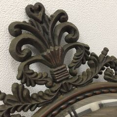 ○壁掛け鏡 アンティーク調 ウォールミラー ヴィンテージ風 ヨーロピアン調 インテリア 鏡直径30㎝全体36.5×47.5×2.4㎝ 中古品(NF251217)560-10(45)の画像