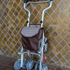 美品❗ シルバーカー 歩行器　取説ありの画像