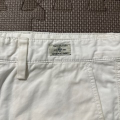 トミーヒルフィガー　半ズボンの画像