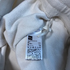 GU ホワイトパンツ　S
の画像