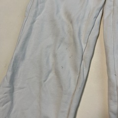 GU ホワイトパンツ　S
の画像