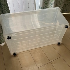 キャスター付き衣類ケースの画像