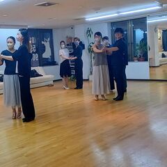 地下鉄南郷１８丁目駅！社交ダンスを習ってみませんか？の画像