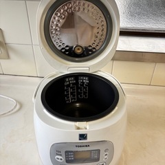 炊飯器　TOSHIBAの画像