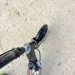 【❗️✨軽量折り畳み・自立スタンド付✨❗️】✨キックボード ホワイト✨簡易清掃済み・ 現状品‼️の画像