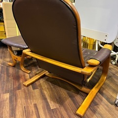 【バナナ苫小牧】富士ファニチャー　パーソナルチェア　オットマン付きの画像