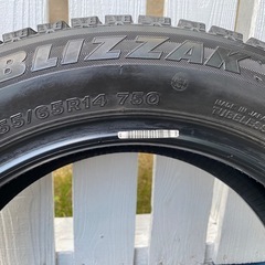 ブリザックスタッドレスタイヤ155/65R14　組み換え格安でしますの画像