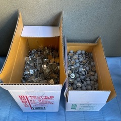 f●■スピンドル鋲 アルミ硬質 57mm＆プラスチックボタンワッシャーPK-グレーセット【各1000個入りを少し使用しています】接着剤は付属しませんの画像