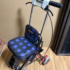 高齢者押し車の画像