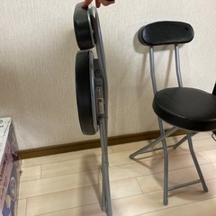 中古　ニトリ　折りたたみ　チェアー　クッション　背付き　丸型　2脚まとめて　ブラックの画像