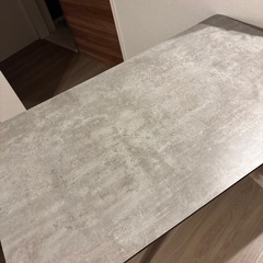 ダイニングテーブルの画像