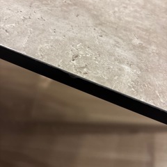 ダイニングテーブルの画像