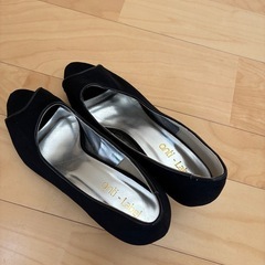 パンプス　黒の画像