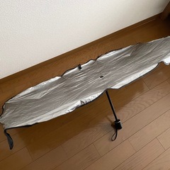 美品・車用傘型サンシェードの画像