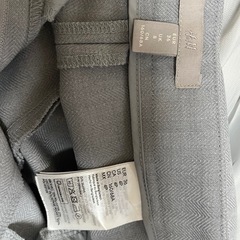 レディーススーツ H&Mの画像