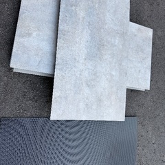 綺麗なタイルカーペット(あまり売ってない結構高いやつ)の画像