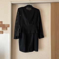 ワンピーススーツセットの画像