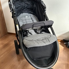 joie チャイルドシート　ベビーカー　セットの画像