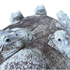 NO.2659【引取り限定】御影石 蛙 カエル かえる 親子 置物 オブジェ 庭石 石像 高さ約50cm 縁起物 ガーデニング 傷汚れあり 中古の画像