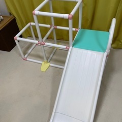 ジャングルジム・滑り台の画像