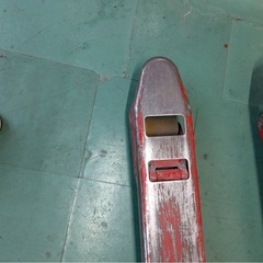 【中古】大阪引取限定　KOLEC 　ハンドパレットトラック　赤　ハンドリフト　 パレットトラック【KNL1F046】の画像