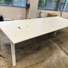 Garage（ガラージ）オフィスデスク　8人用　ホワイト　フリースタイルデスクの画像