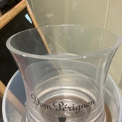 5つあります　シャンパンクーラーの画像