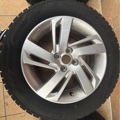 週末価格！！【美品】トヨタライズ純正スタッドレスタイヤYOKOHAMA195/65R16の画像