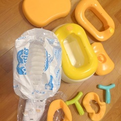 【値下がり】Combi おまるトイレセット＋メリーズXLおむつ（美品・未使用あり）の画像