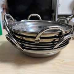 韓国鍋、銀鍋6つ、銀色、500円の画像