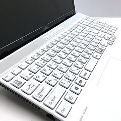 キレイ★最新Win11(25H2)｜長サポOffice2024★富士通 AH50/D3【Core i7-8565U +爆速PCIe SSD 512GB +メモリ8GB】ONKYO Sound（管理：202512171715）の画像