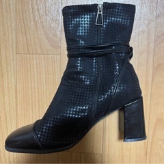 ブーツ　黒　リボン付きの画像