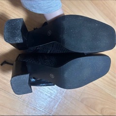 ブーツ　黒　リボン付きの画像