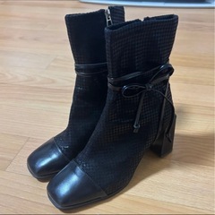 ブーツ　黒　リボン付き