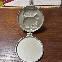キティちゃんホットサンドメーカー直火の画像