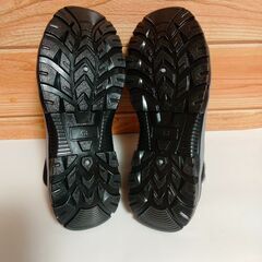 冬用スニーカー 　黒　未使用　ＵＳサイズ CN43（ＪＰサイズ 25.8cm）　送料が高いので取りにこれる方限定の画像