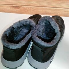 冬用スニーカー 　黒　未使用　ＵＳサイズ CN43（ＪＰサイズ 25.8cm）　送料が高いので取りにこれる方限定の画像