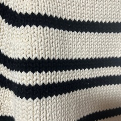 新品タグ付きZARAセーターLサイズ治療費の為お願いいたします。の画像