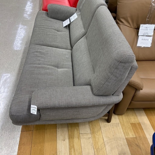 【お値下げしました！】karimokuの三人掛けソファーが入荷しました！