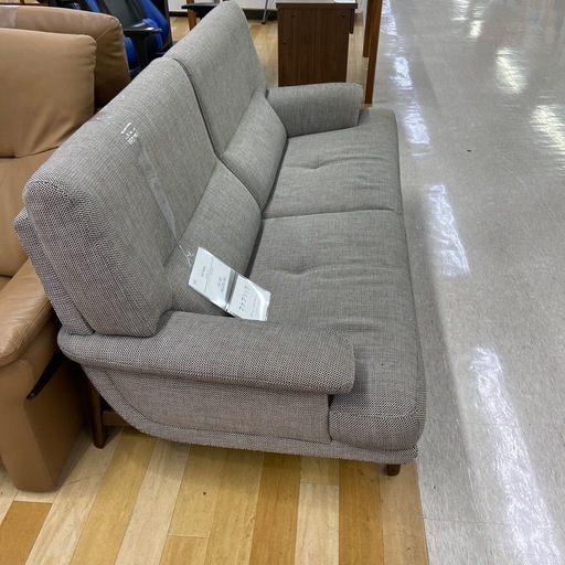 【お値下げしました！】karimokuの三人掛けソファーが入荷しました！