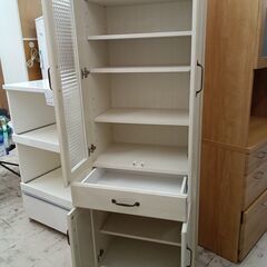リユースのサカイ栃木店★ジモティ割あり★ NITORI 食器棚 クリーム W59.8×D40×H180.5 クリーニング済み TC12018の画像