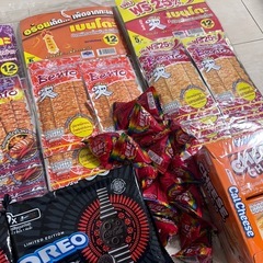 【フードロス対策】１つ500円　大量！海外お菓子まとめ売りの画像
