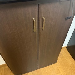 冷蔵庫、電子レンジ、靴箱の画像