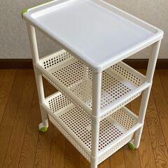 【中古/長期保管品/お引取り限定】■キッチンワゴン■キャスター付き■ホワイト■樹脂製■W325mm×D475mm×H705mm■の画像