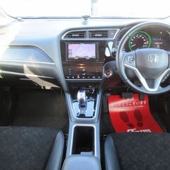 ホンダ　シャトル　ハイブリッドＸ★1年保証★ロードサービス付　社外ＳＤナビ　地デジ　バックカメラ　Ｂｌｕｅｔｏｏｔｈ　クルコン　パドルシフト　ＥＴＣ　ドラレコ　スマートキー　ハーフレザーシート　オートエアコン　オートライト　ＬＥＤヘッド　社外１６ＡＷの画像