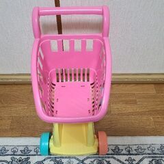 おもちゃのカートの画像