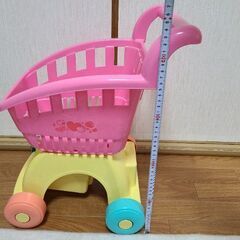 おもちゃのカートの画像