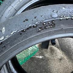 スリックタイヤ17インチの画像